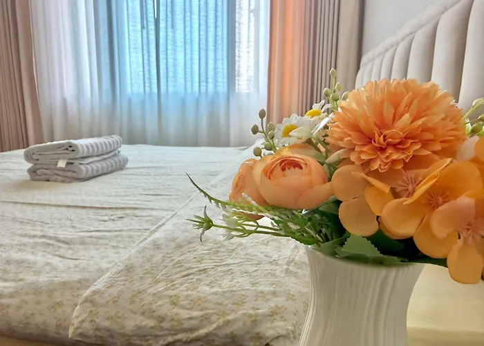 Luxury Pool Ratchada 曼谷